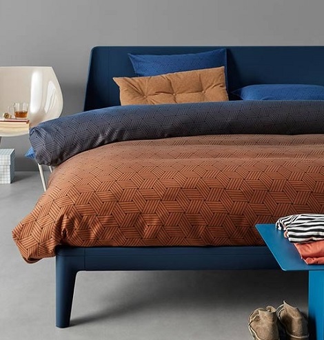 Auping Ettore overtrek satijn,diep blauw,bruin,gevlochten motief,slaapkenner theo bot